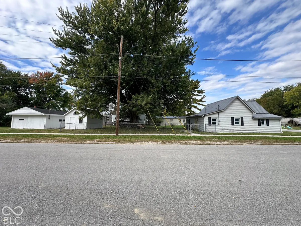 208 N East, Roachdale, IN 46172 - #1