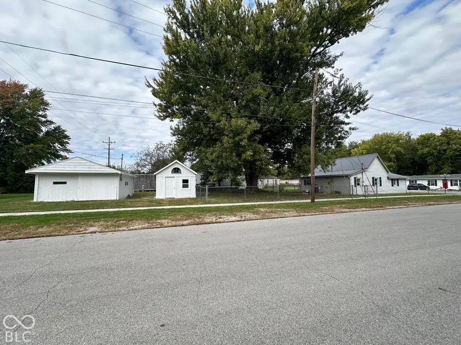 208 N East, Roachdale, IN 46172 - #2