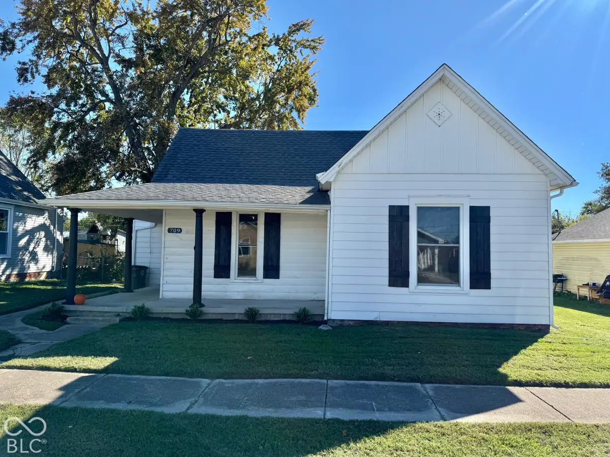 709 W Laurel, Seymour, IN 47274 - #1