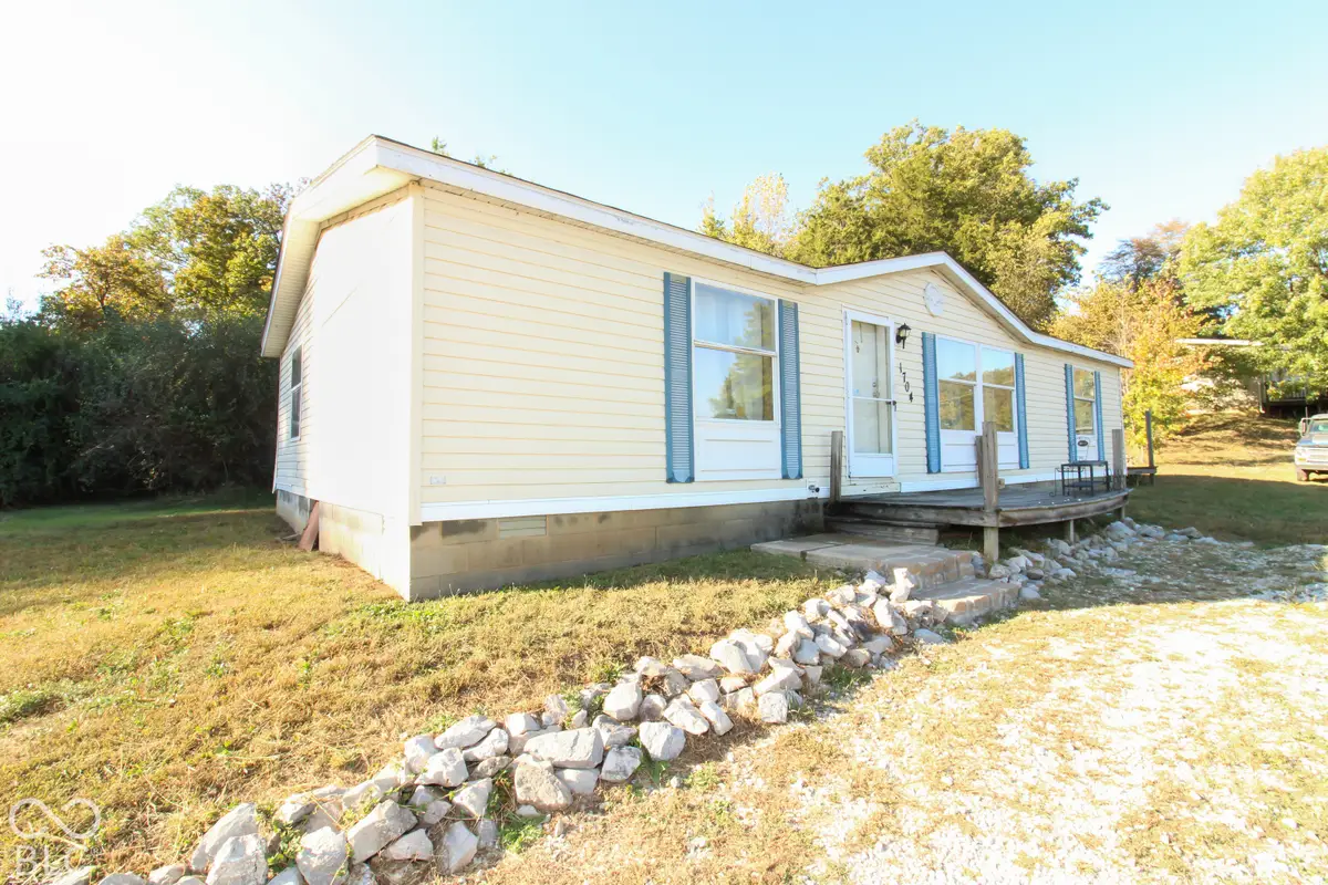 1704 Country Manor W, North Vernon, IN 47265 - #1