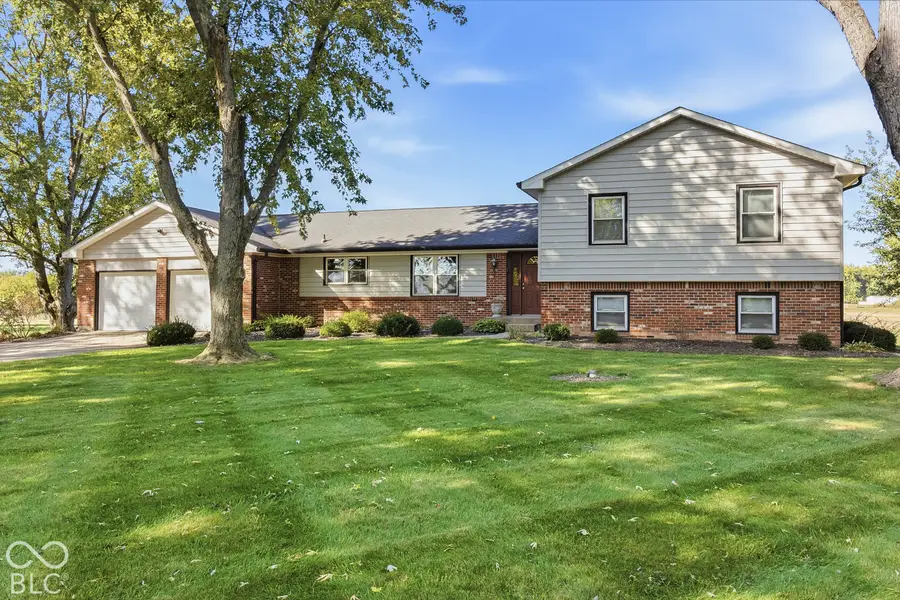 916 N 350 W, Greenfield, IN 46140 - #2