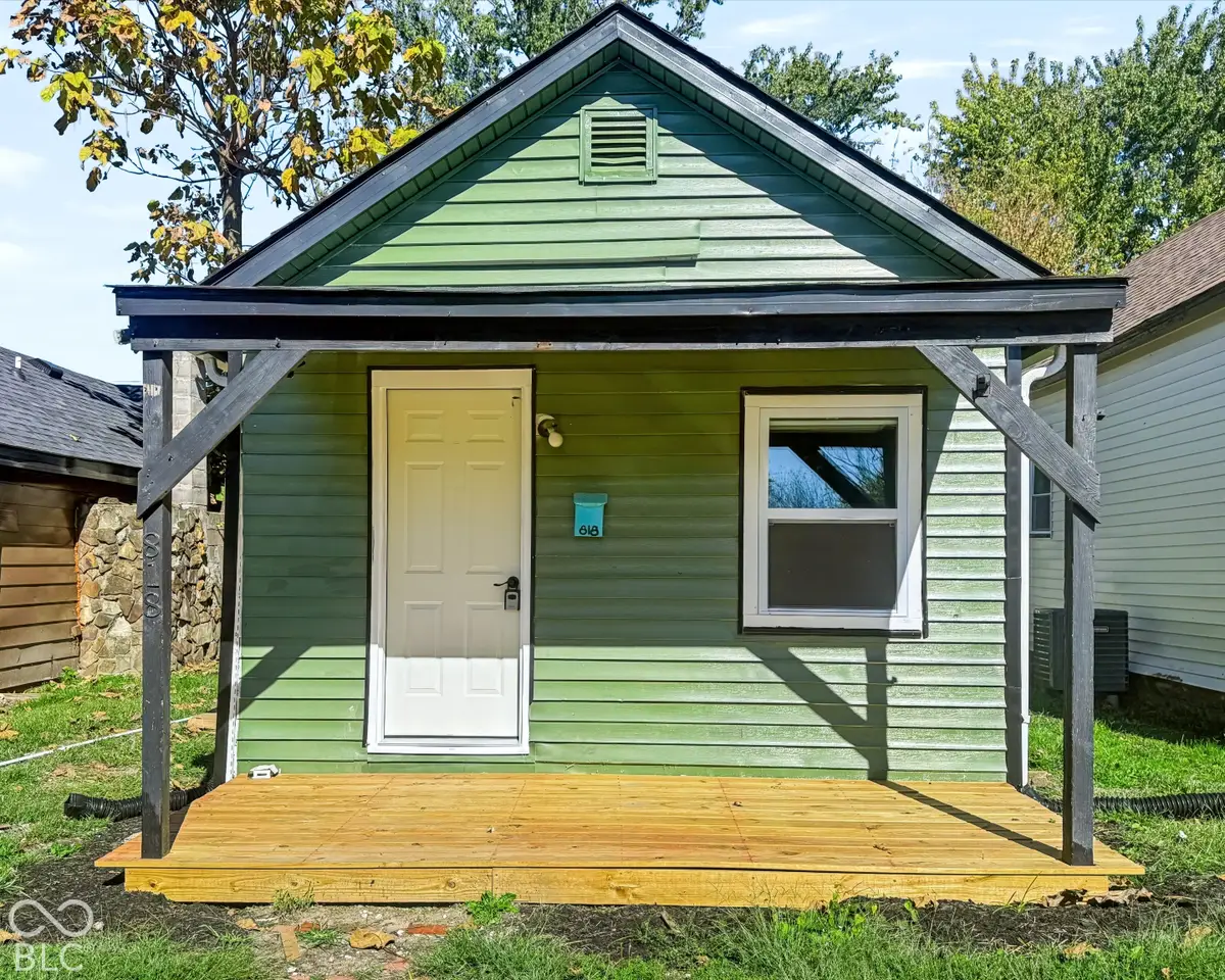 818 W Laurel Street, Seymour, IN 47274 - #1