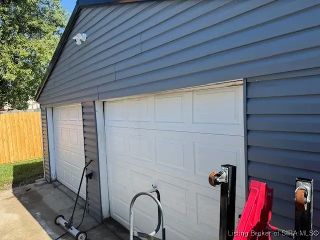 6112 Carr Circle, Jeffersonville, IN 47130 - Image #3