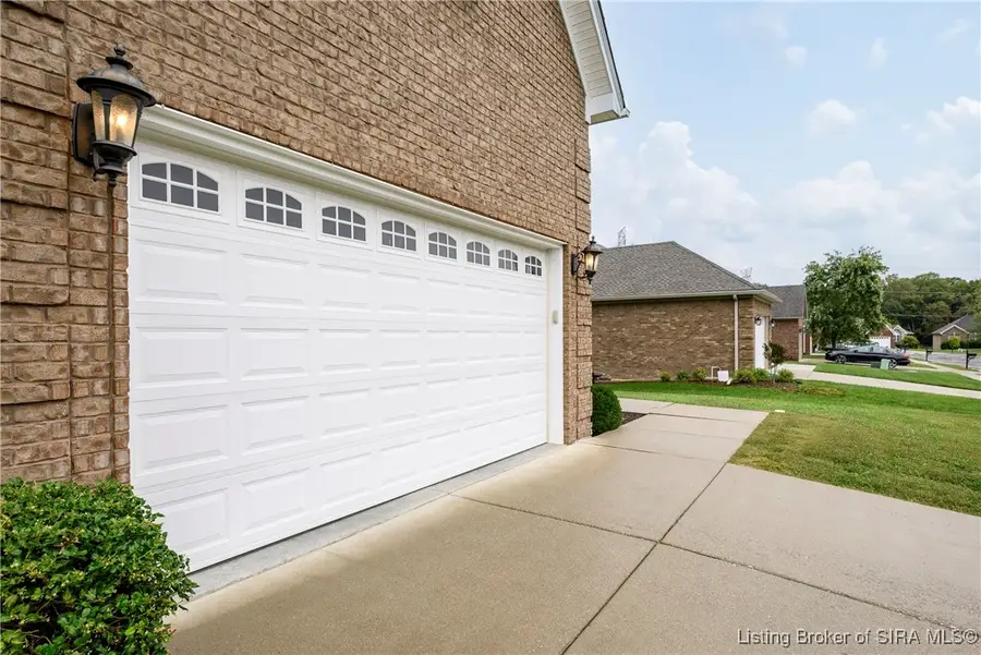 10739 Elk Run Trail, Sellersburg, IN 47172 - Image #3