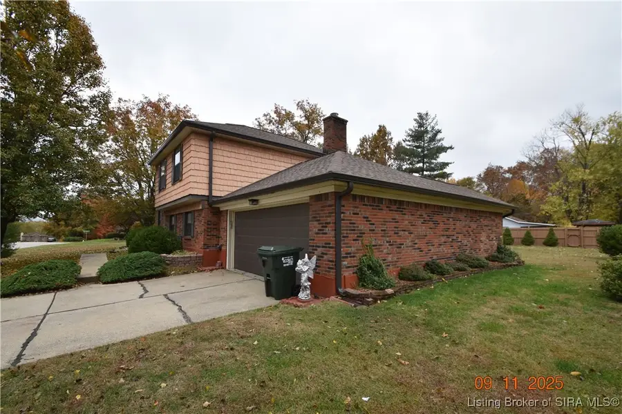 3503 Lancaster Drive, New Albany, IN 47150 - Image #2