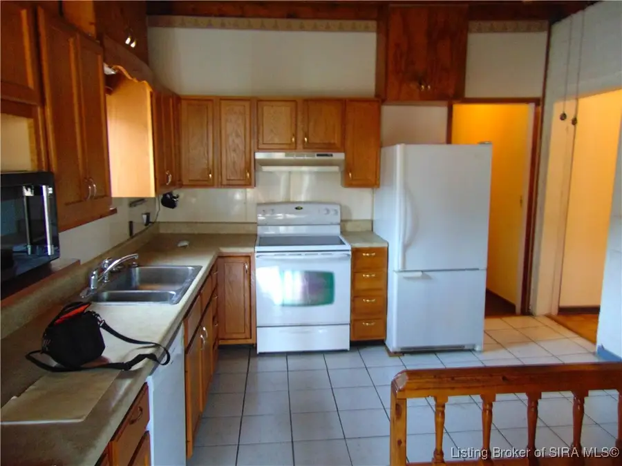 212 St Michaels Avenue, Madison, IN 47250 - Image #2