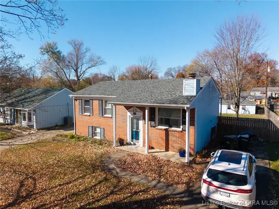 313 Fairwood Drive, Jeffersonville, IN 47130 - Image #2