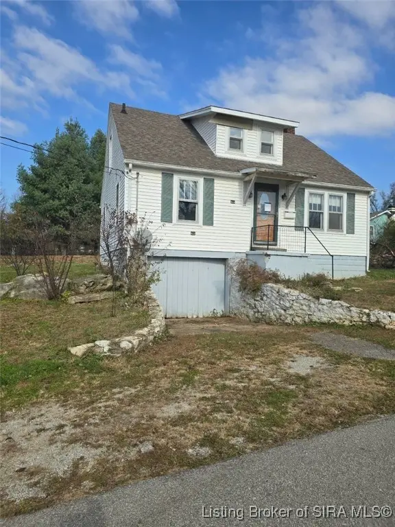 1105 W Walnut Street, Salem, IN 47167