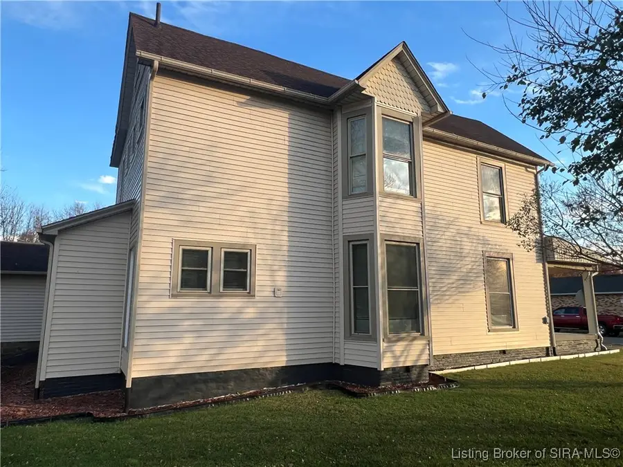 322 E Harrison Street, Oakland City, IN 47660 - Image #2