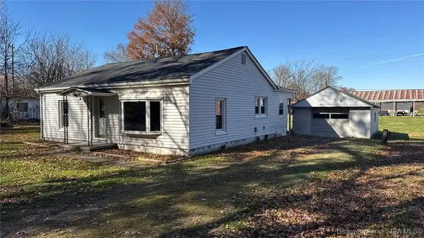 1076 S Indiana Avenue, Sellersburg, IN 47172