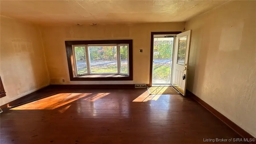 1076 S Indiana Avenue, Sellersburg, IN 47172 - Image #2