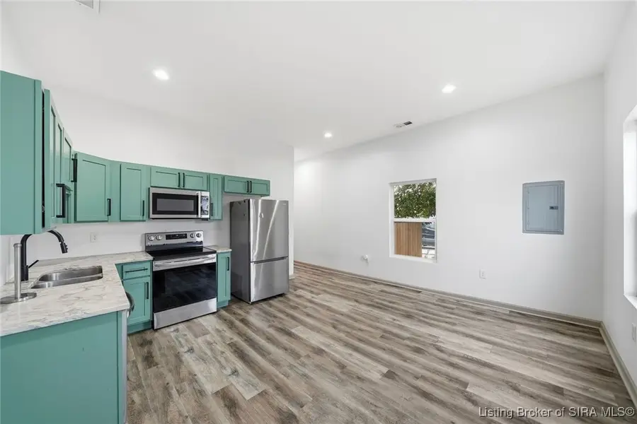 917 Fulton Street, Jeffersonville, IN 47130 - Image #3