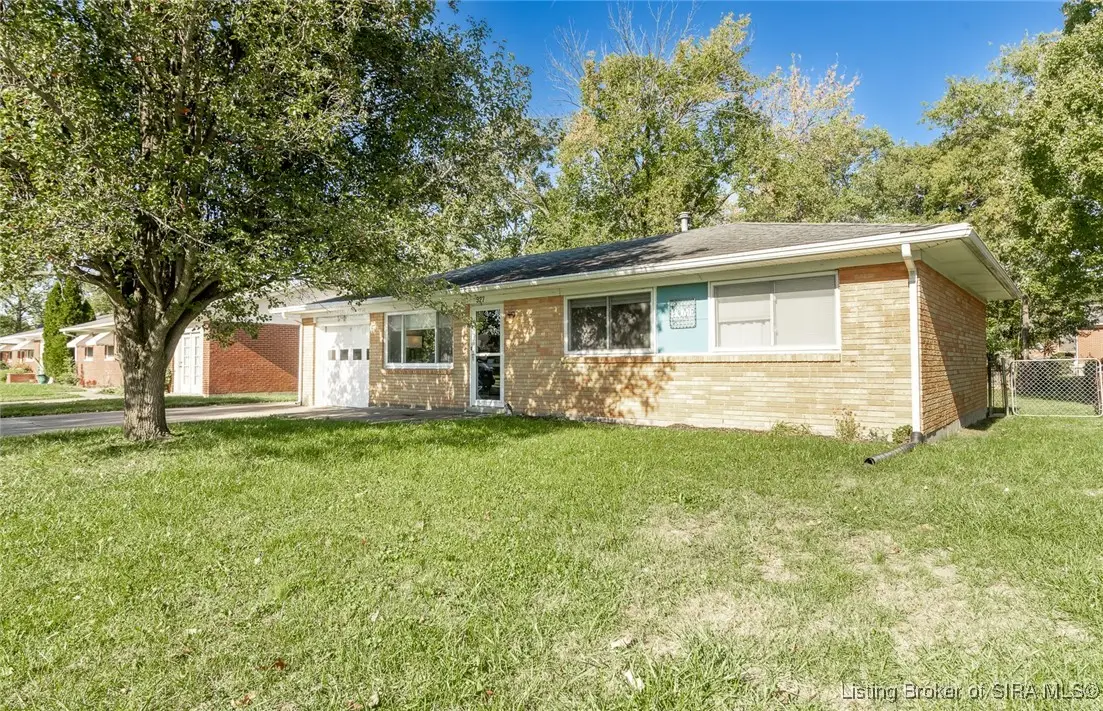 927 Silverwood Drive, Jeffersonville, IN 47129 - Image #1