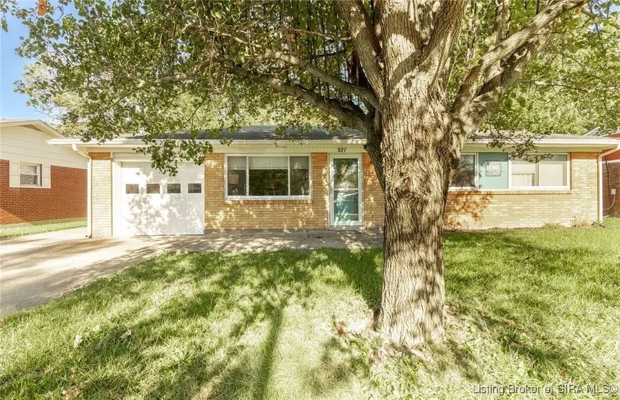 927 Silverwood Drive, Jeffersonville, IN 47129 - Image #2