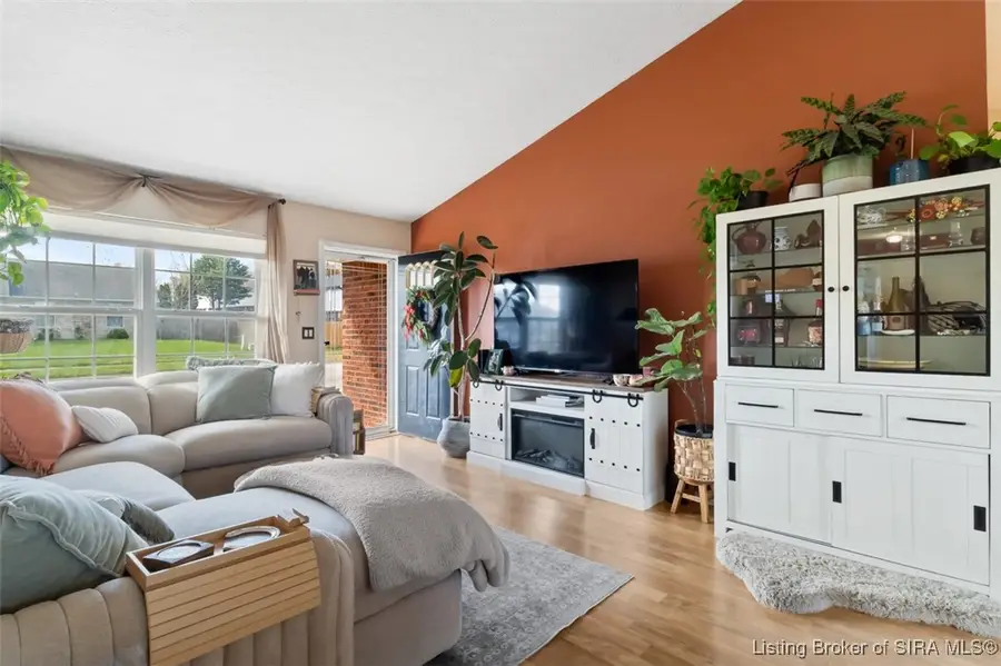 1303 Field Stone Drive, Jeffersonville, IN 47130 - Image #3