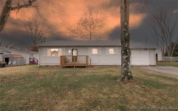 320 New York Street, Austin, IN 47102