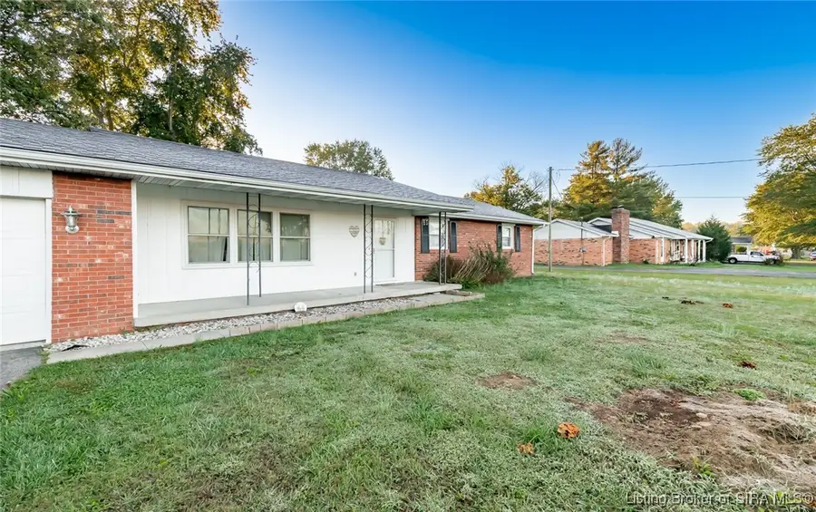 521 S Cardinal Lane, Scottsburg, IN 47170 - Image #2