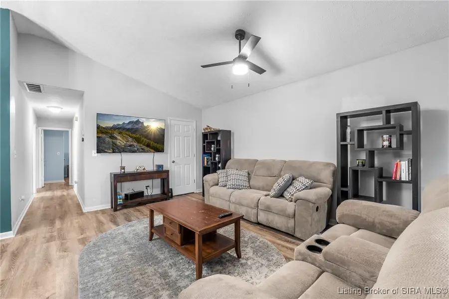 917 Valley View Road, New Albany, IN 47150 - Image #3