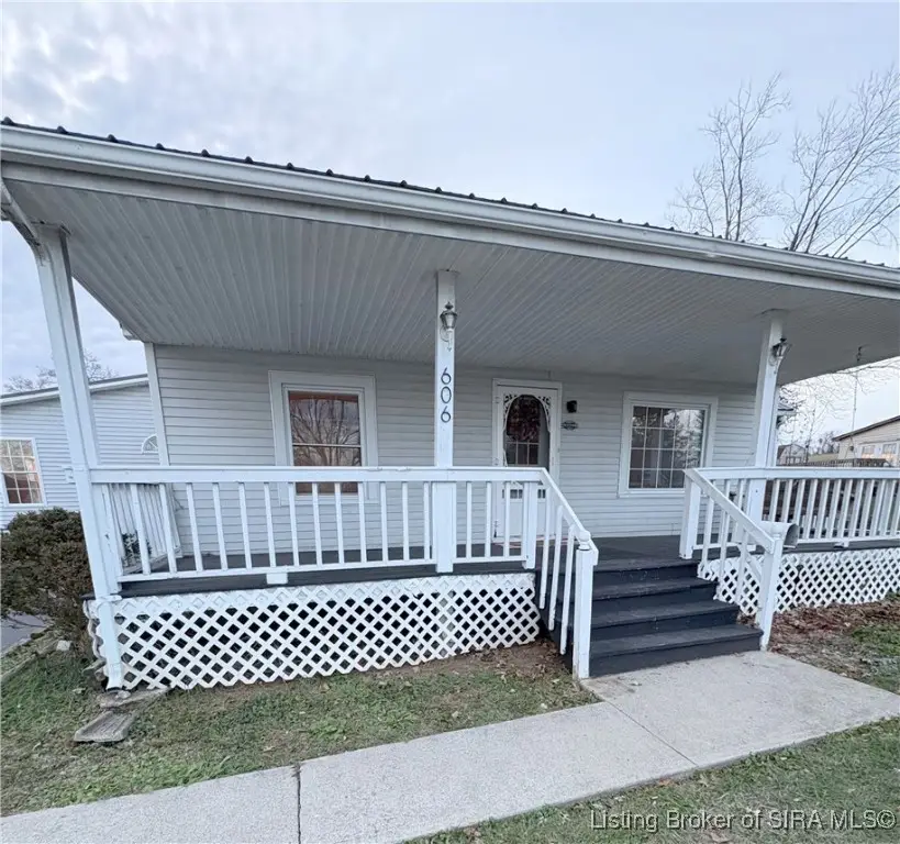 606 Berkey Street, Salem, IN 47167 - Image #2