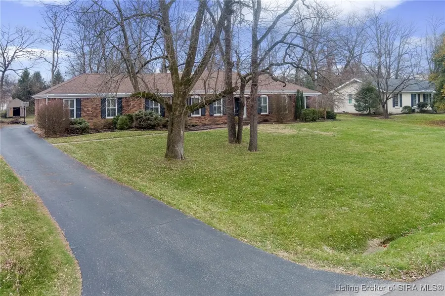 740 S Forrest Drive, Sellersburg, IN 47172 - Image #3