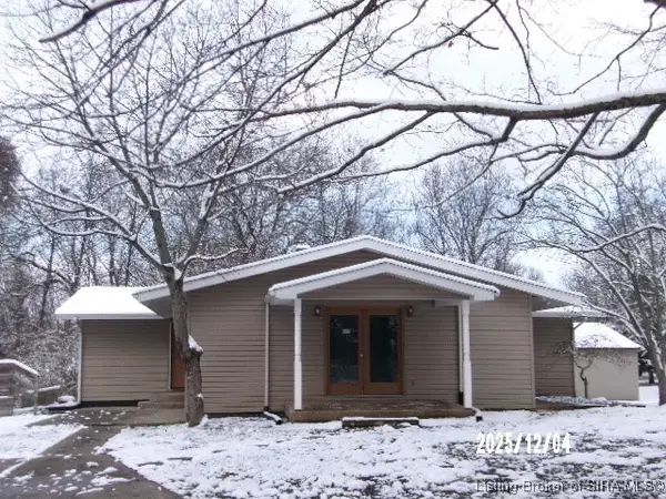 1165 E Telegraph Hill Road, Madison, IN 47250