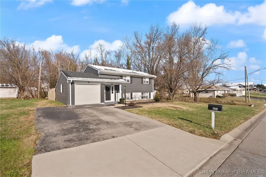 604 Navajo Drive, New Albany, IN 47150 - Image #2