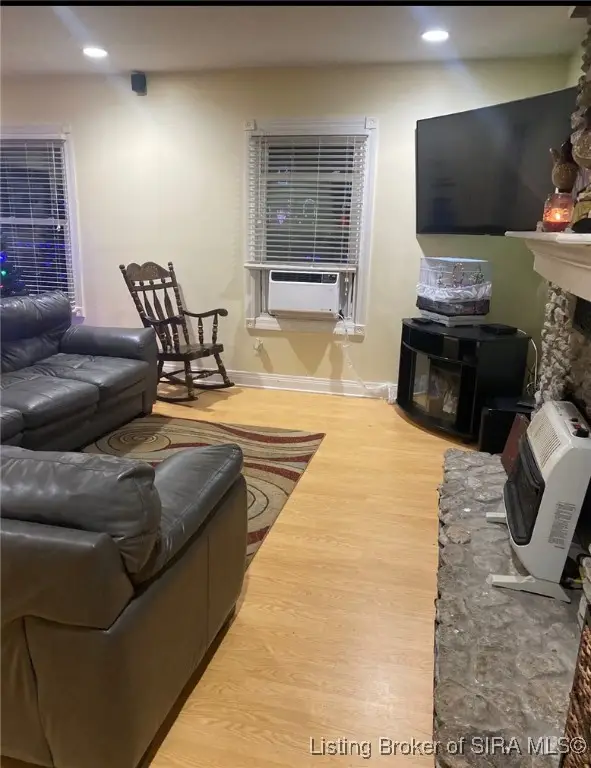 821 N Forrest Drive, Sellersburg, IN 47172 - Image #3