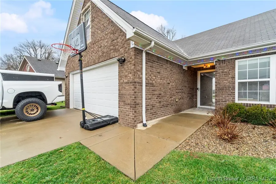 2031 Snyder Drive, Jeffersonville, IN 47130 - Image #2