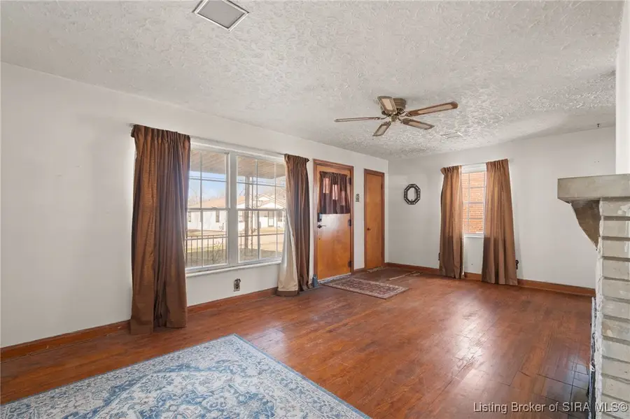 305 Knobloch Avenue, Jeffersonville, IN 47130 - Image #3