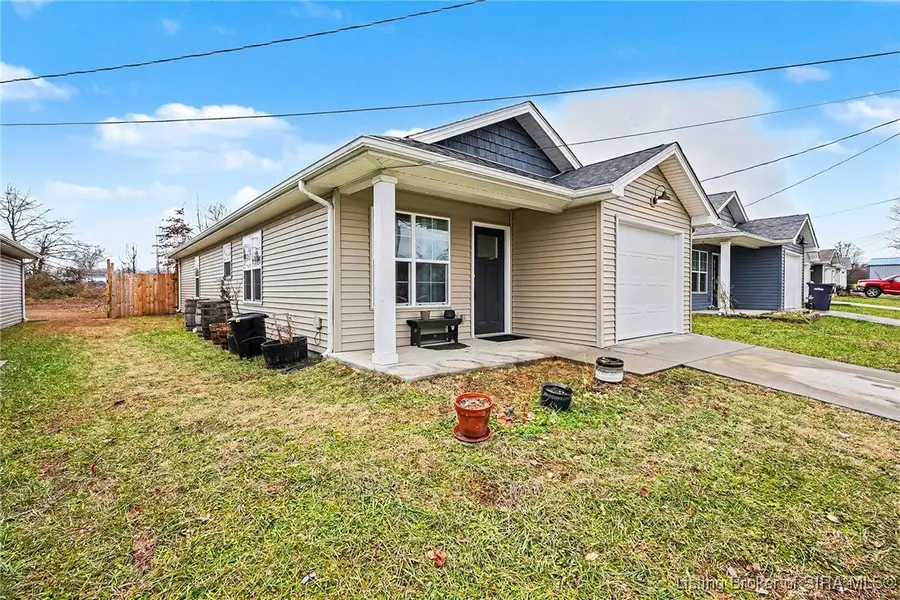 975 Wooded Trail, Scottsburg, IN 47170 - Image #3