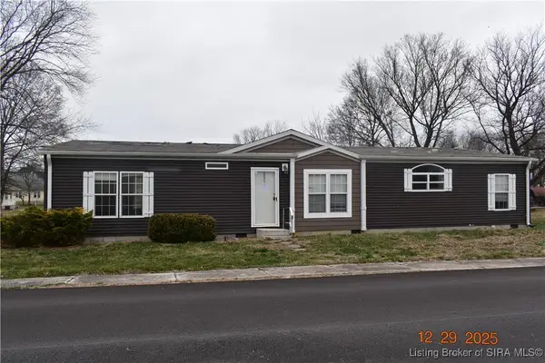 28 E Vine Street, Campbellsburg, IN 47108