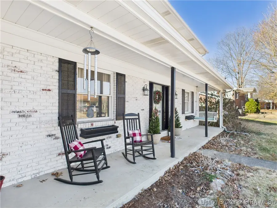 3401 Deerwood Drive, New Albany, IN 47150 - Image #2