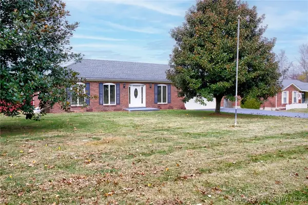 2823 Bugaboo Lane, Sellersburg, IN 47172