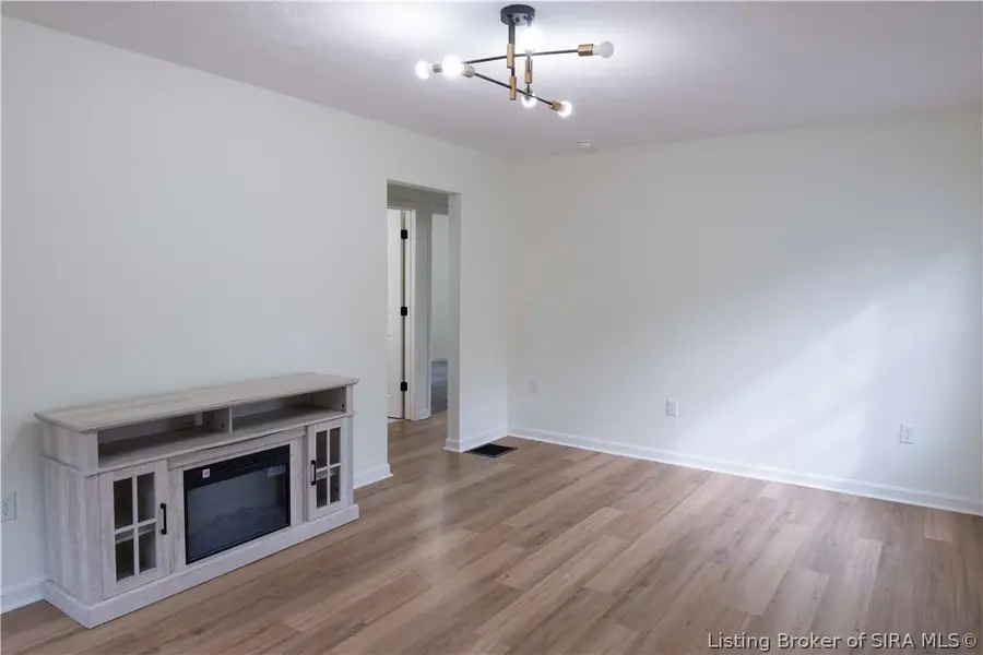 527 N Randolph Avenue, Clarksville, IN 47129 - #3