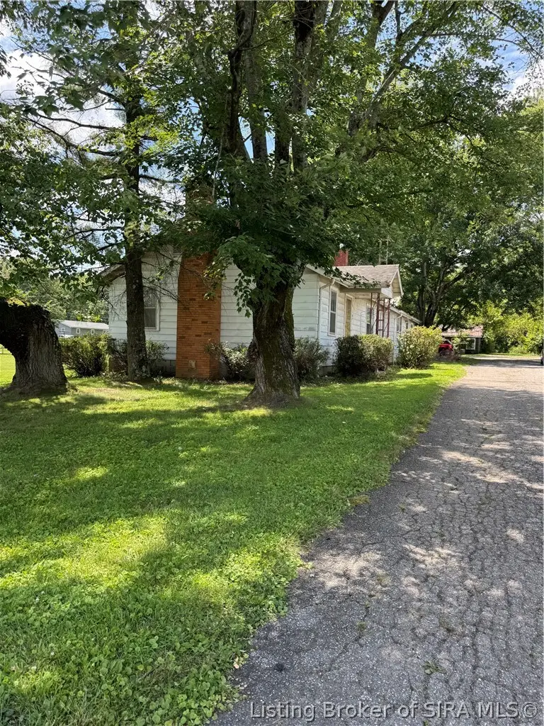862 S Gardner Street, Scottsburg, IN 47170 - #2