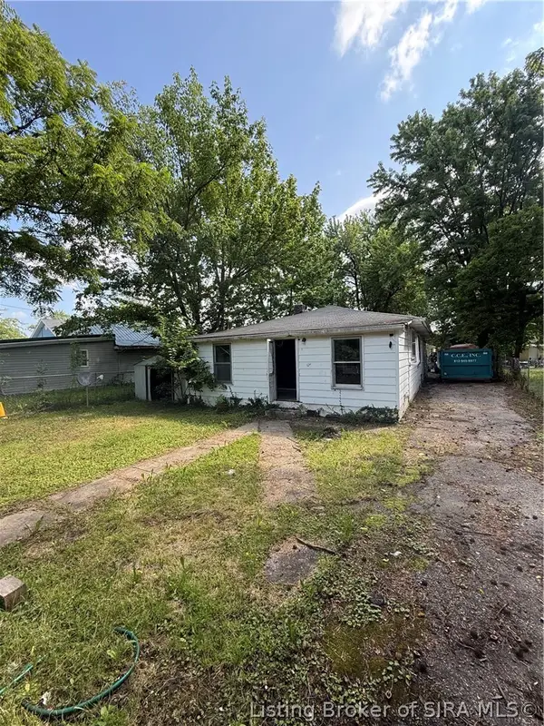 821 W 8th Street, New Albany, IN 47150