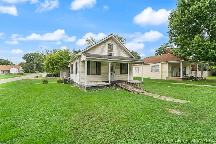903 N Randolph Avenue, Clarksville, IN 47129 - #3
