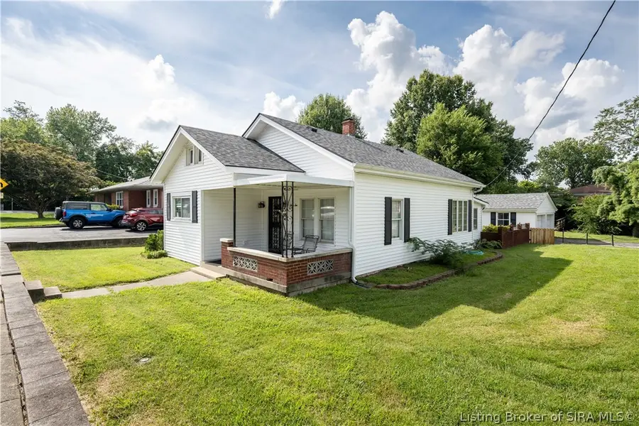 310 W Daisy Lane, New Albany, IN 47150 - #2
