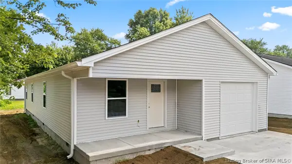 220 North Street, Austin, IN 47102