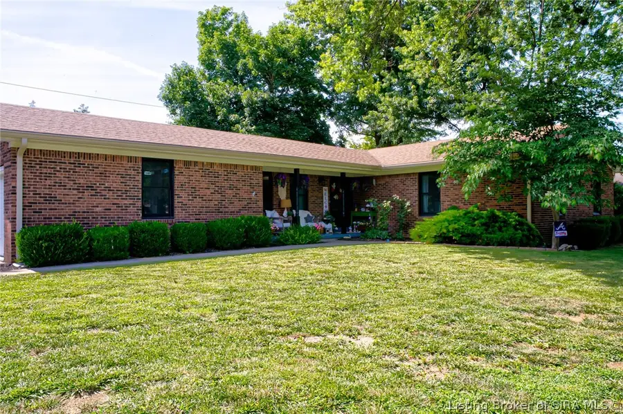 847 Beechwood Street, Sellersburg, IN 47172 - #3