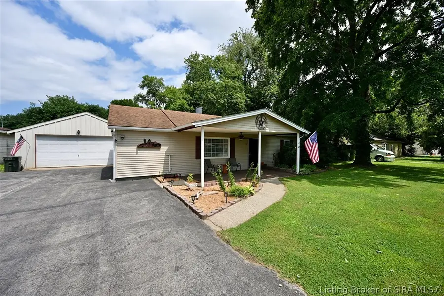 18 Mcbride Dr, Jeffersonville, IN 47130 - #2