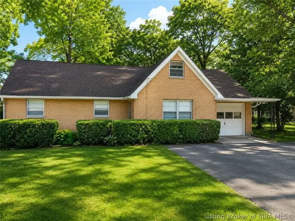 428 N Bond Street, Scottsburg, IN 47170