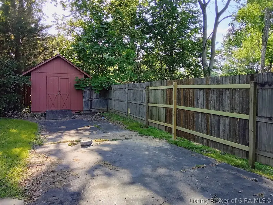 428 N Bond Street, Scottsburg, IN 47170 - #3