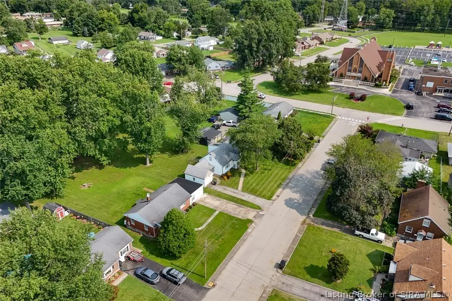 2647 Roanoke Avenue, New Albany, IN 47150 - #3