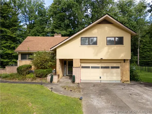 121 Forest Drive, Jeffersonville, IN 47130