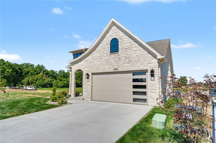 5009 Win Way, Jeffersonville, IN 47130 - #2