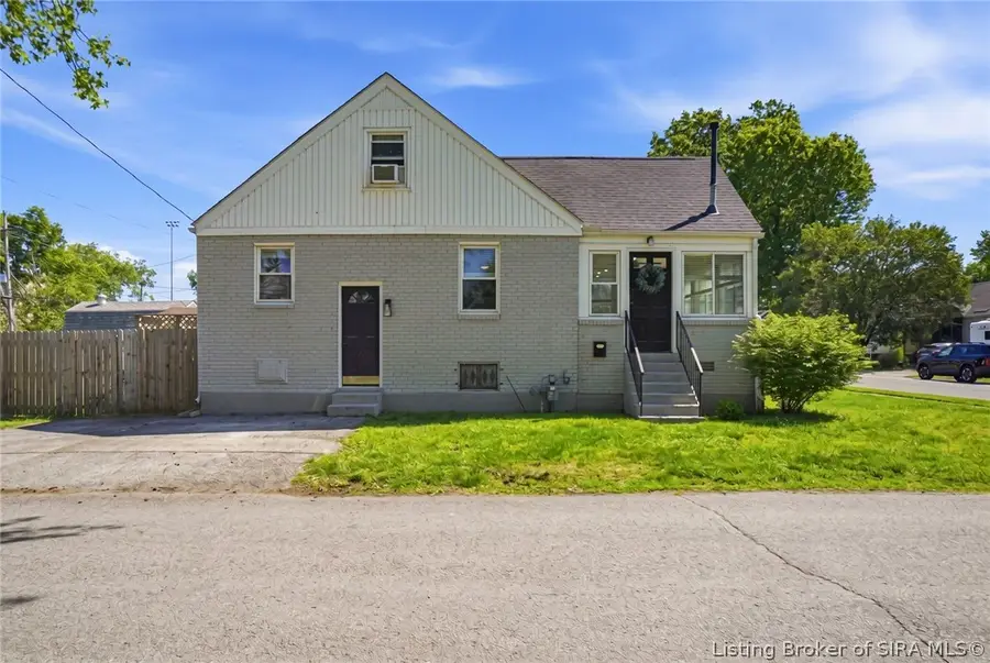 225 W Carter Avenue, Clarksville, IN 47129 - #2