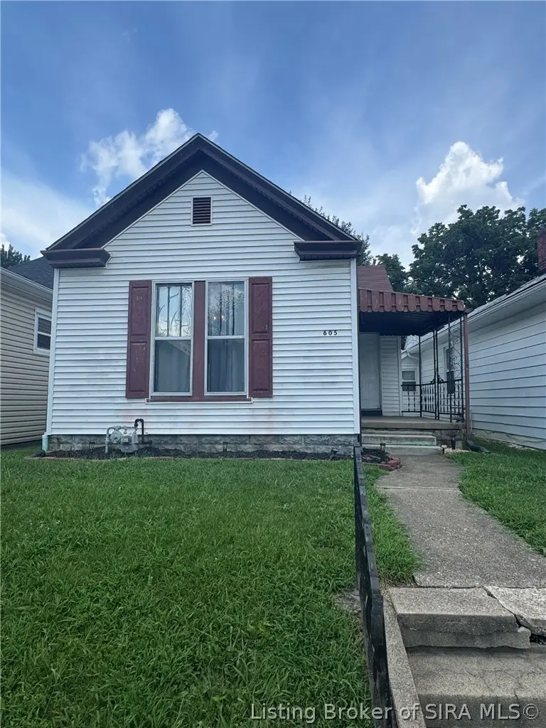 605 E Oak Street, New Albany, IN 47150 - #1