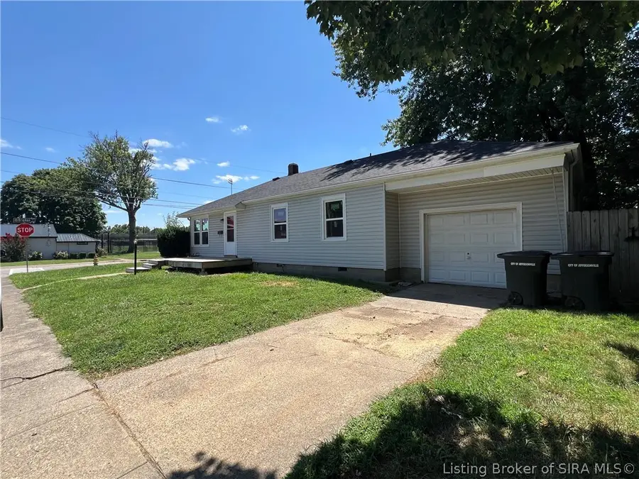 700 Brighton Avenue, Jeffersonville, IN 47130 - #2