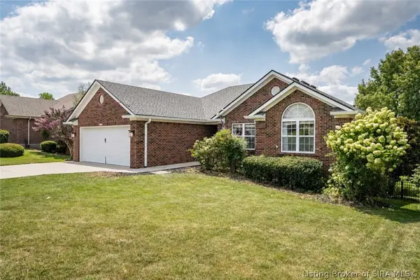 7905 Hollowview Drive, Sellersburg, IN 47172